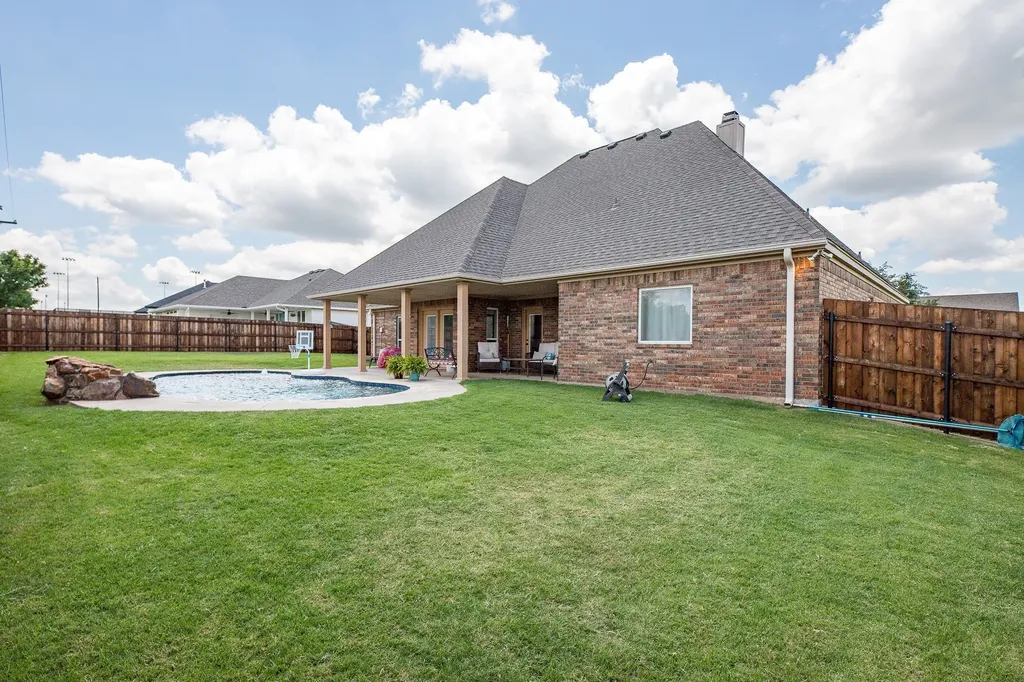 1004 Vineyard Lane Henrietta TX 76365