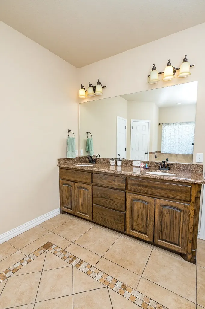 1004 Vineyard Lane Henrietta TX 76365