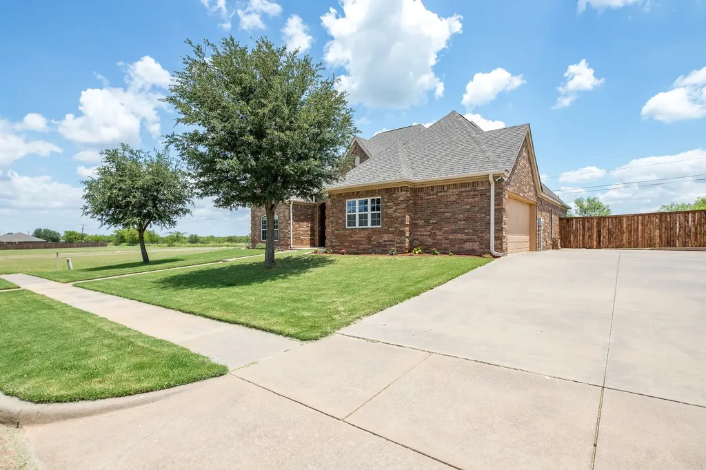 1004 Vineyard Lane Henrietta TX 76365