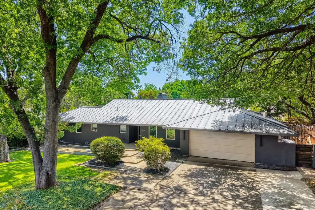 7236 Meadow Lake Avenue Dallas TX 75214