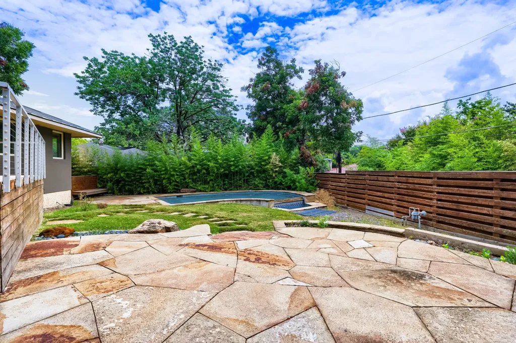7236 Meadow Lake Avenue Dallas TX 75214