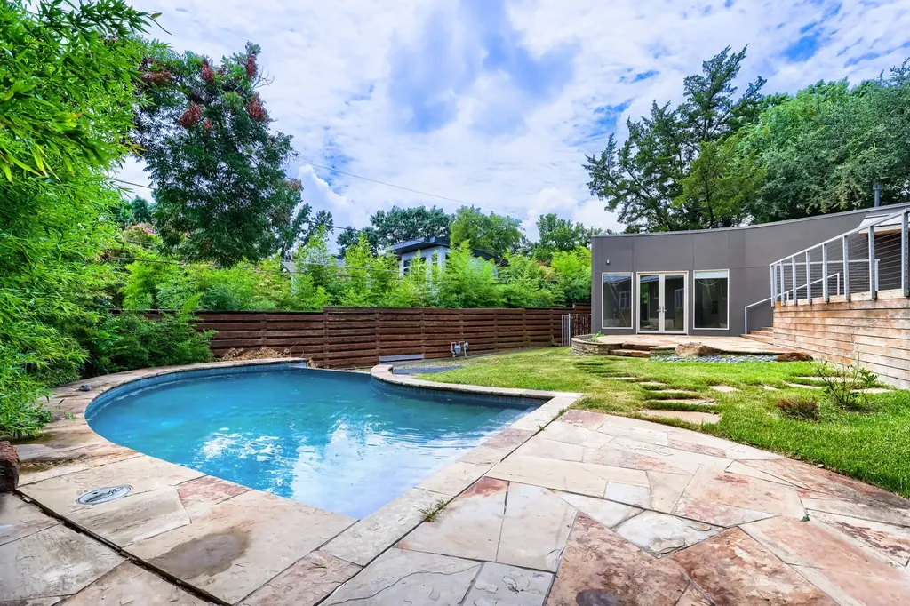 7236 Meadow Lake Avenue Dallas TX 75214