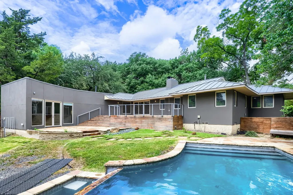 7236 Meadow Lake Avenue Dallas TX 75214