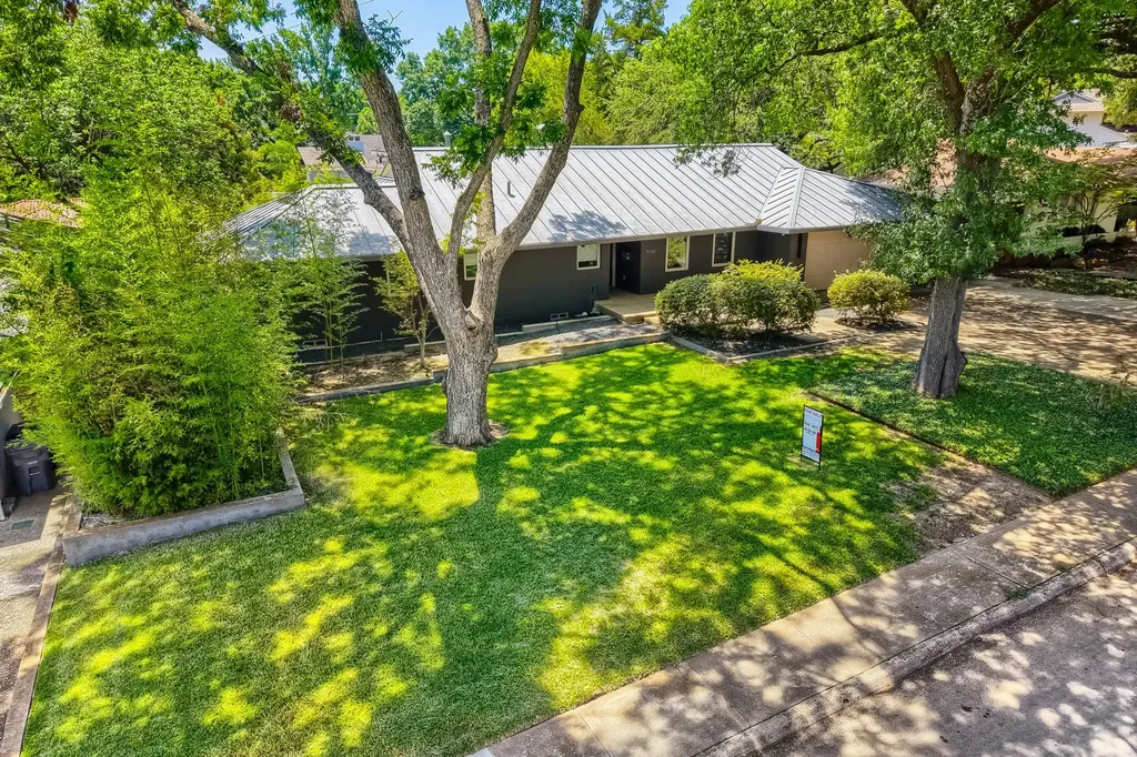 7236 Meadow Lake Avenue Dallas TX 75214