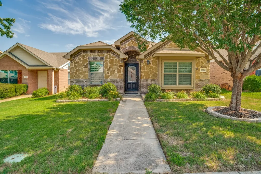 8835 Tucker Street Cross Roads TX 76227