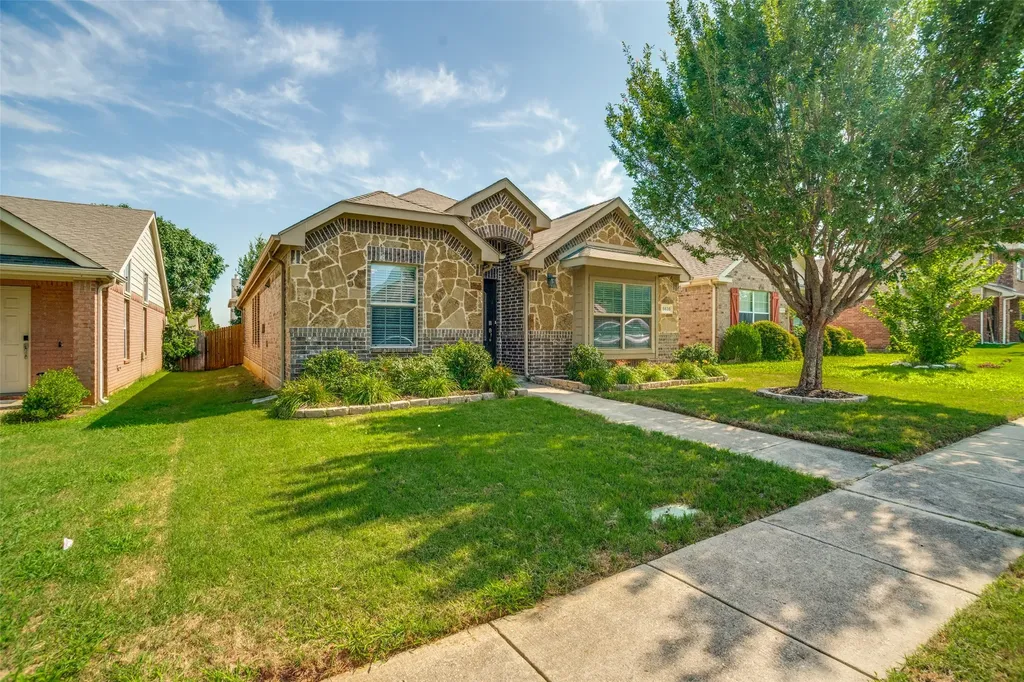 8835 Tucker Street Cross Roads TX 76227