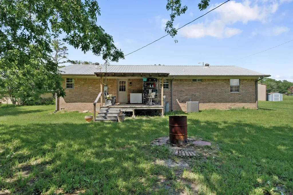 236 Circle Drive Point TX 75472