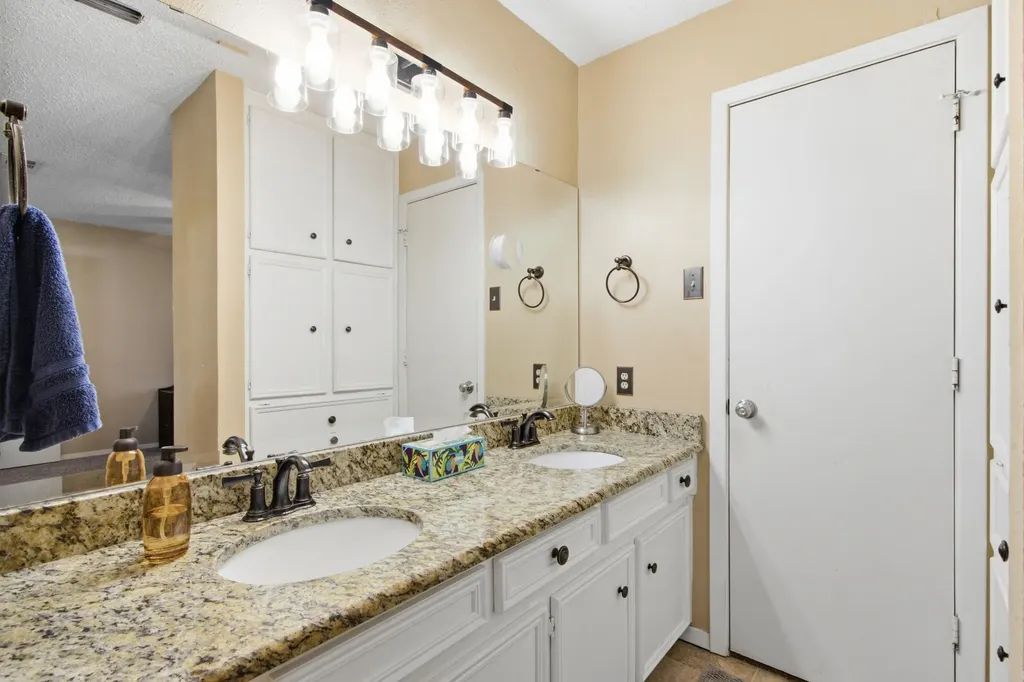 500 Irongate Circle Irving TX 75060