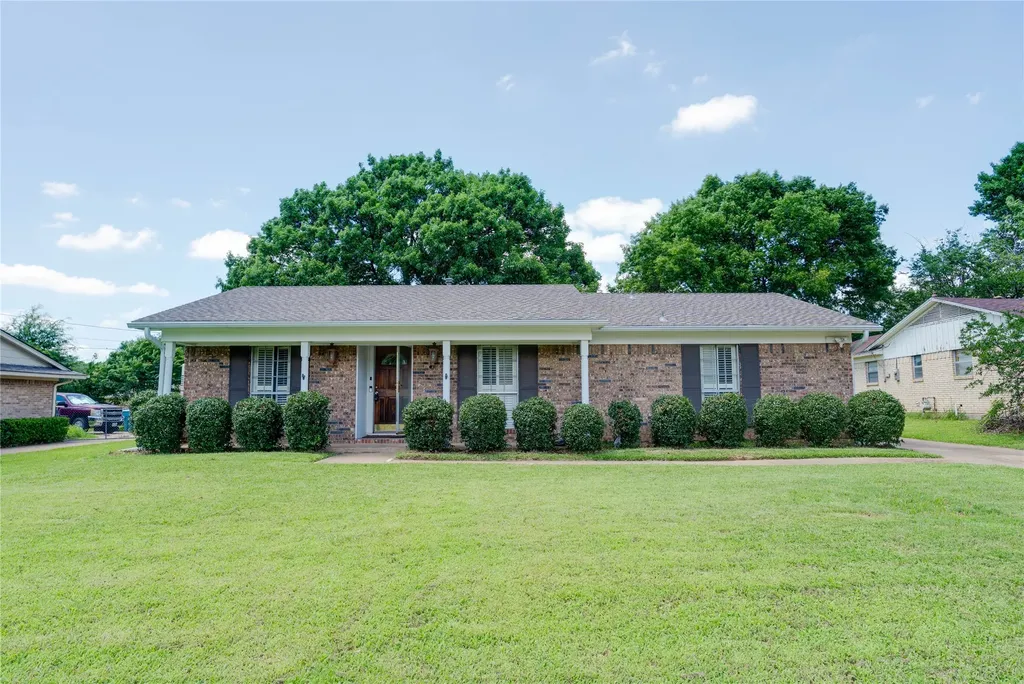615 Oxford Drive Sherman TX 75092
