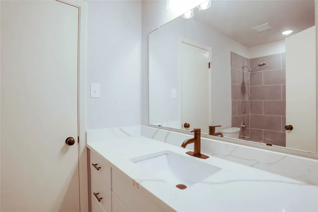 615 Oxford Drive Sherman TX 75092