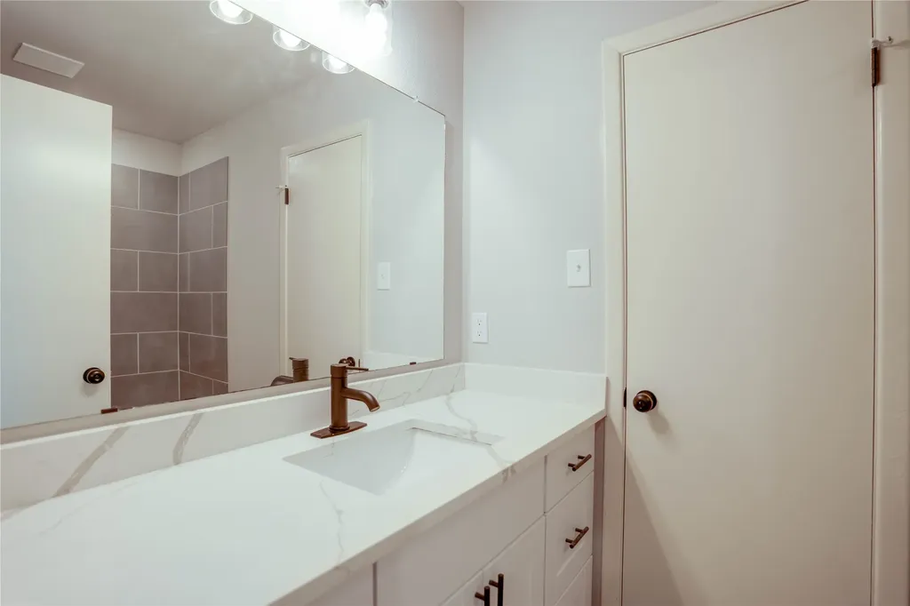 615 Oxford Drive Sherman TX 75092