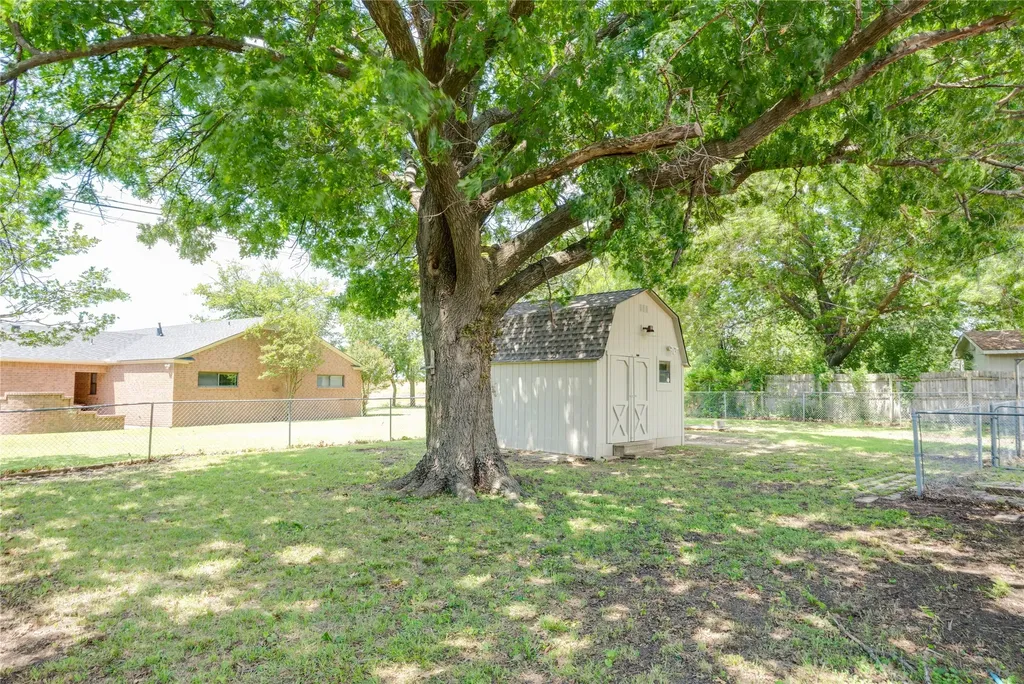 615 Oxford Drive Sherman TX 75092