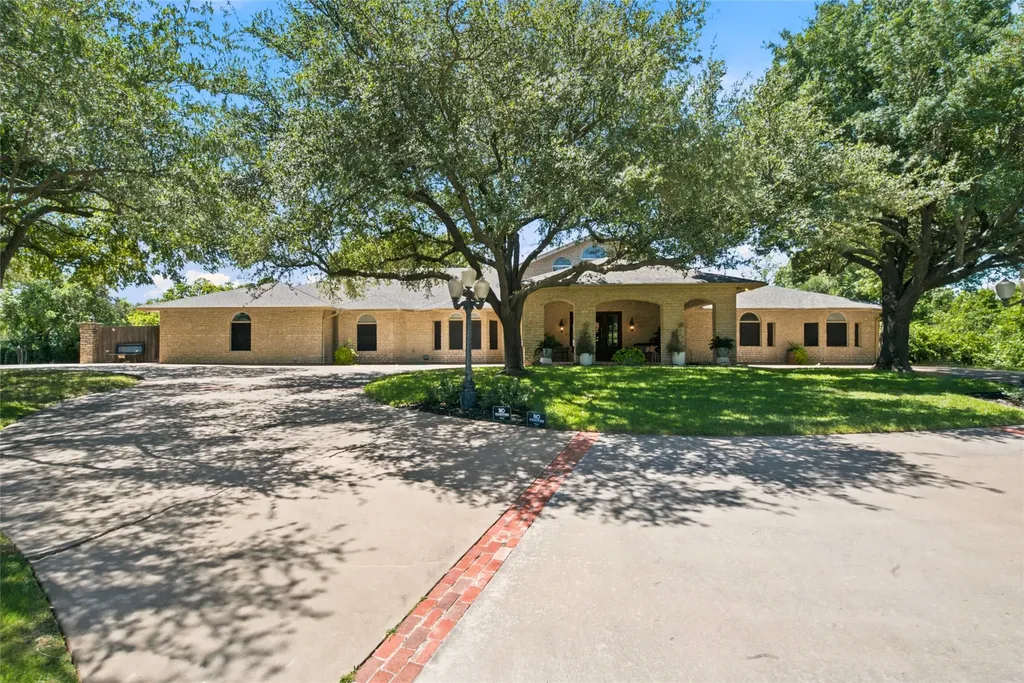 2749 Summit Avenue Stephenville TX 76401