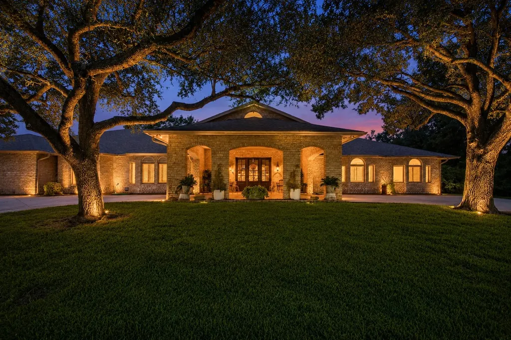 2749 Summit Avenue Stephenville TX 76401