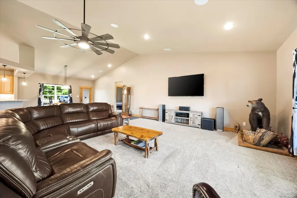 3157 Fm 2194 Celeste TX 75423