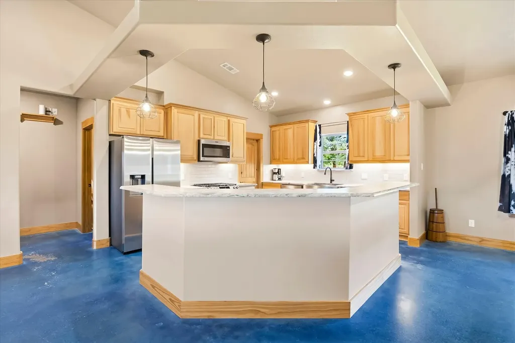 3157 Fm 2194 Celeste TX 75423