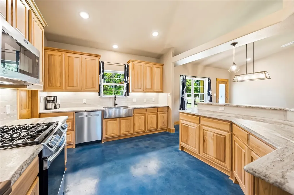 3157 Fm 2194 Celeste TX 75423