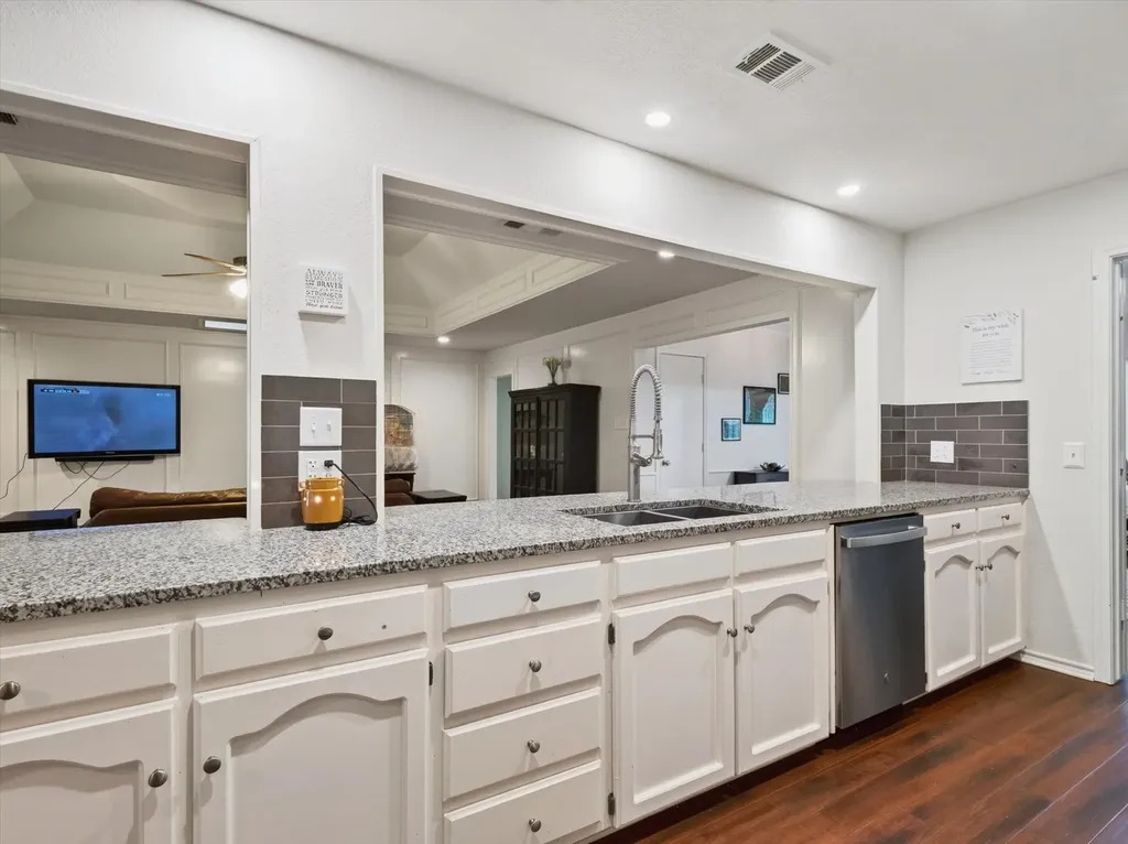 7304 Shady Hollow Lane North Richland Hills TX 76182