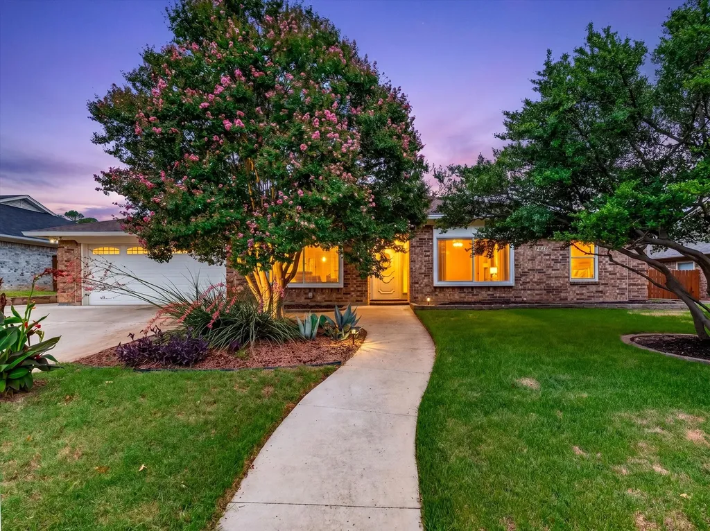 7304 Shady Hollow Lane North Richland Hills TX 76182