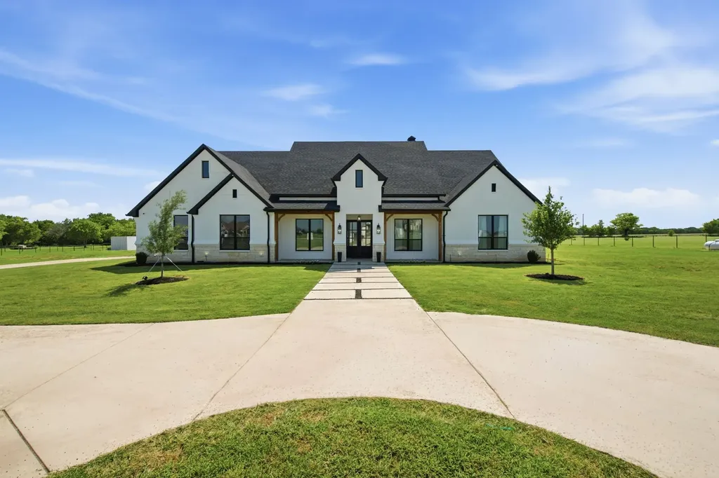 4790 Austin Circle Sanger TX 76266
