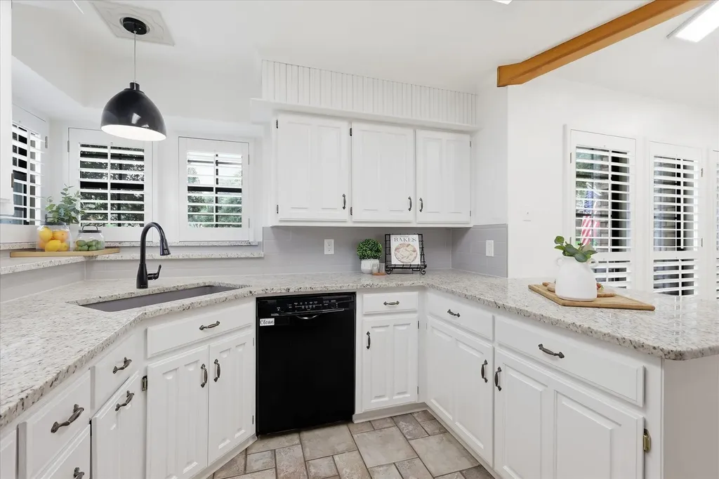 1900 Glenbrook Court Bedford TX 76021