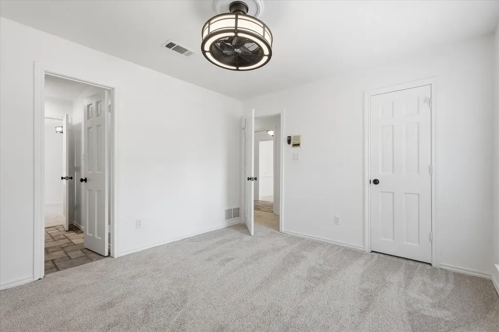 1900 Glenbrook Court Bedford TX 76021