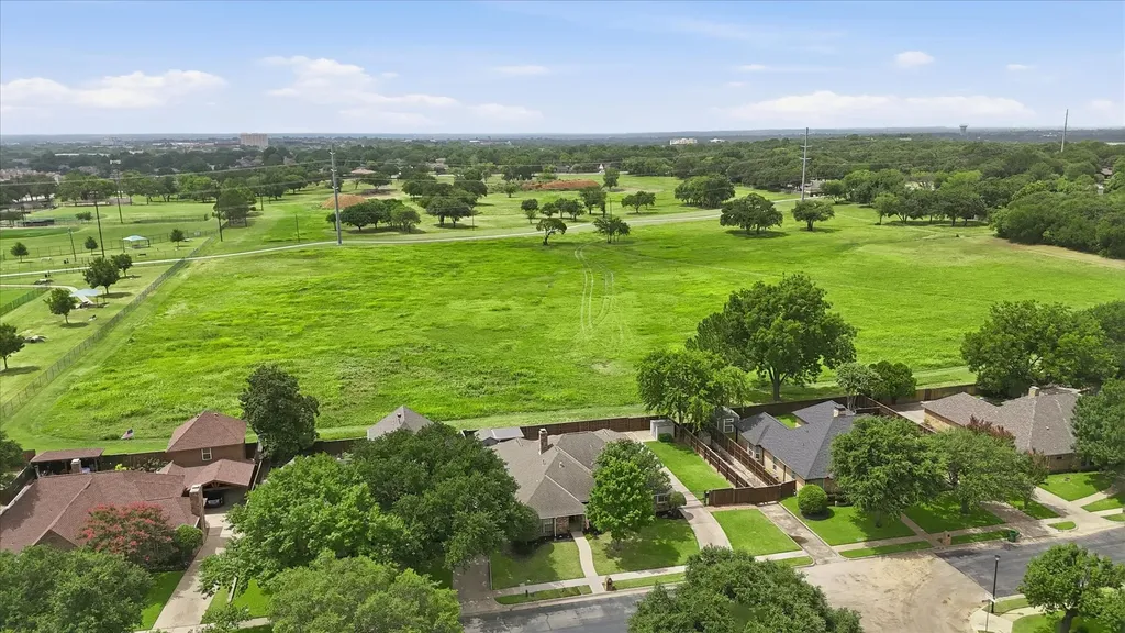 1900 Glenbrook Court Bedford TX 76021