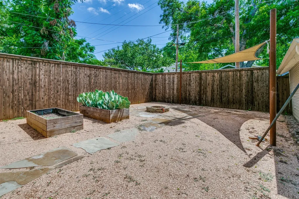 1821 College Avenue Fort Worth TX 76110