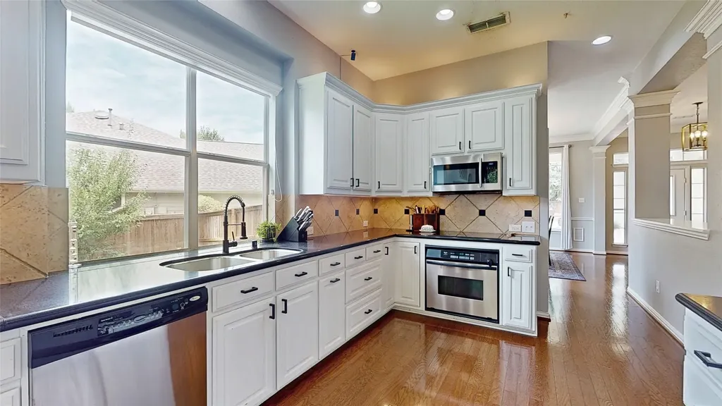 861 Bradford Street Lantana TX 76226