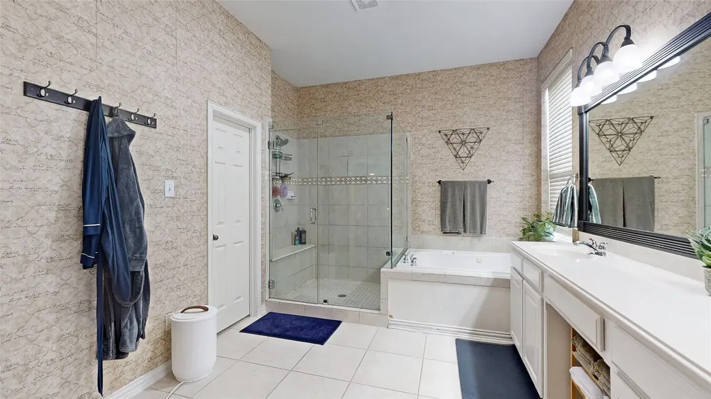 861 Bradford Street Lantana TX 76226