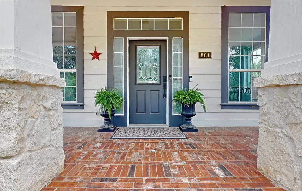 861 Bradford Street Lantana TX 76226