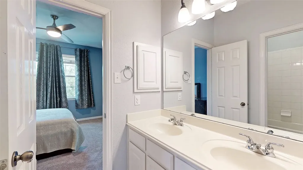 861 Bradford Street Lantana TX 76226