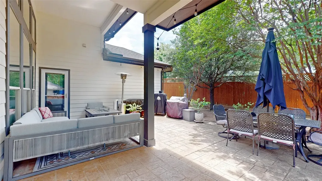 861 Bradford Street Lantana TX 76226
