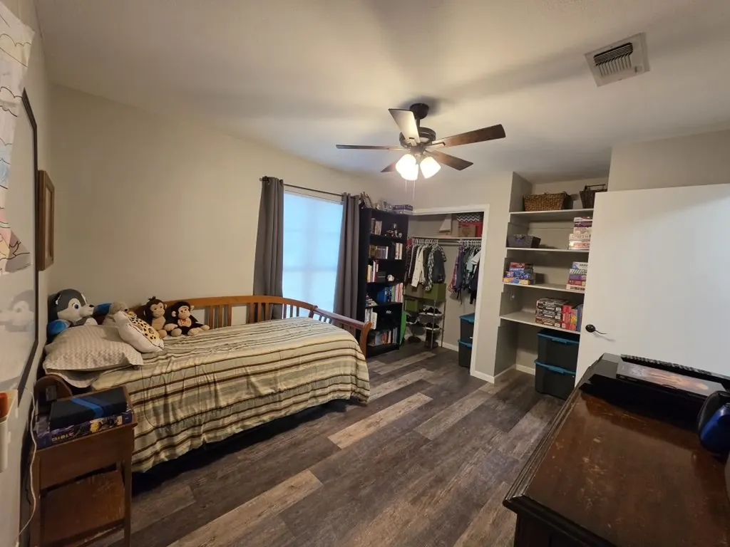 104 Bowie Lane Hewitt TX 76643