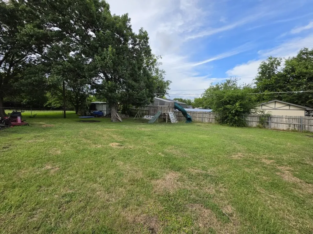 104 Bowie Lane Hewitt TX 76643