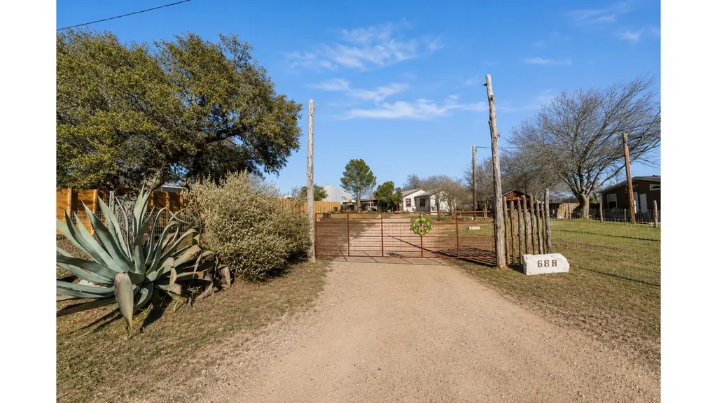 117 Reading Avenue N Kerrville TX 78010