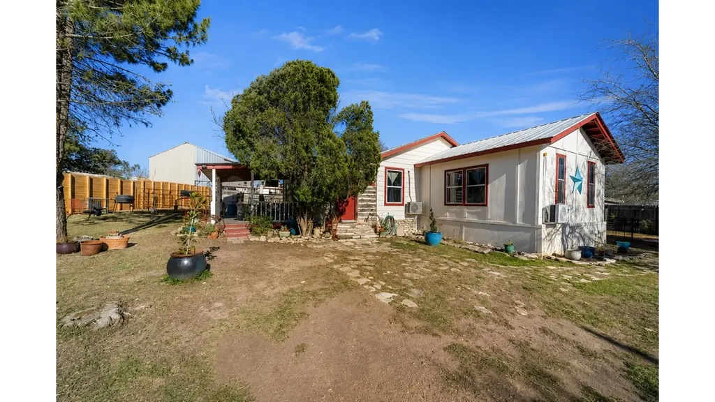 117 Reading Avenue N Kerrville TX 78010