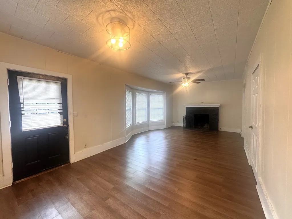 414 W 4th Street Mt Pleasant TX 75455