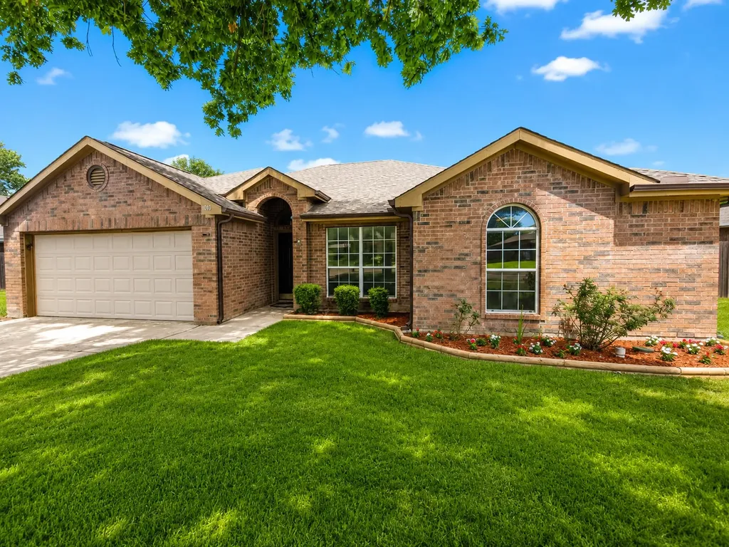 1010 Mediterranean Avenue Midlothian TX 76065