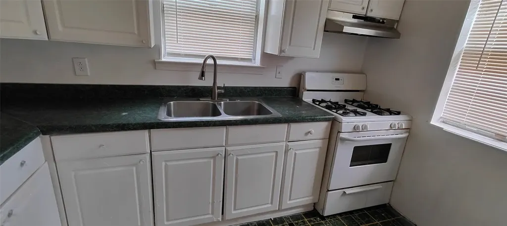 2413 Royal Drive Garland TX 75041