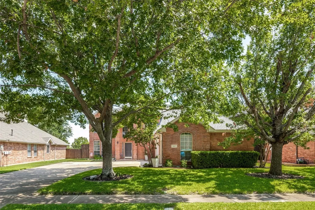 1307 Lighthouse Allen TX 75013