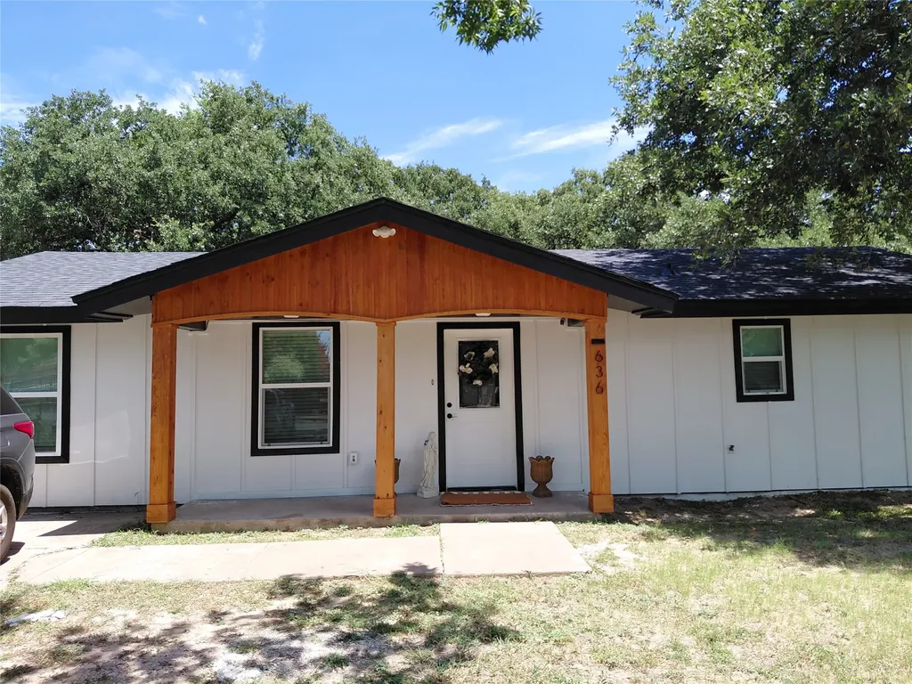 636 Clearfield Road Dallas TX 75217