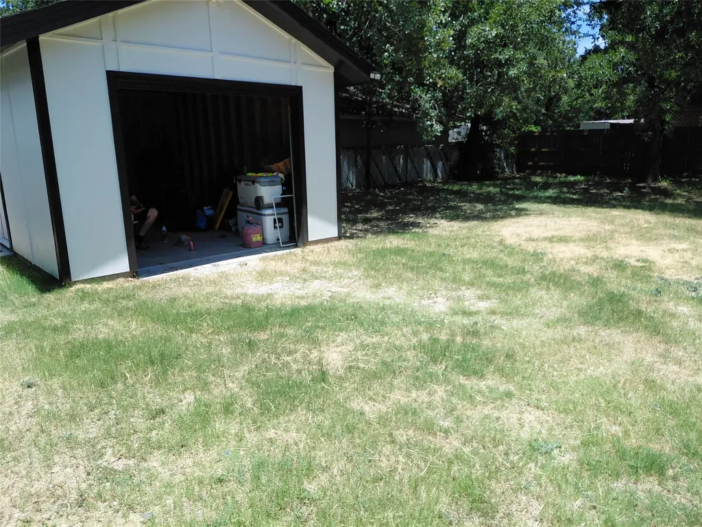636 Clearfield Road Dallas TX 75217