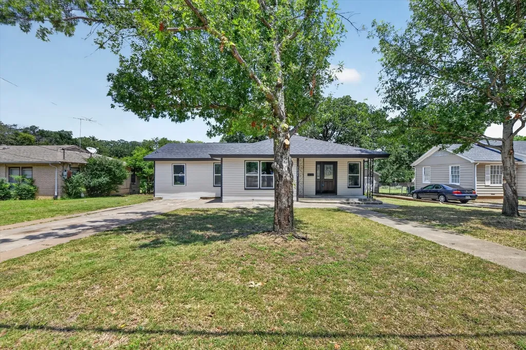 2029 Queen Street Fort Worth TX 76103
