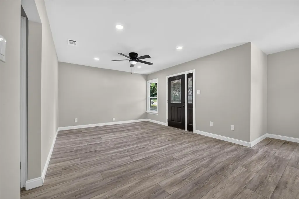 2029 Queen Street Fort Worth TX 76103