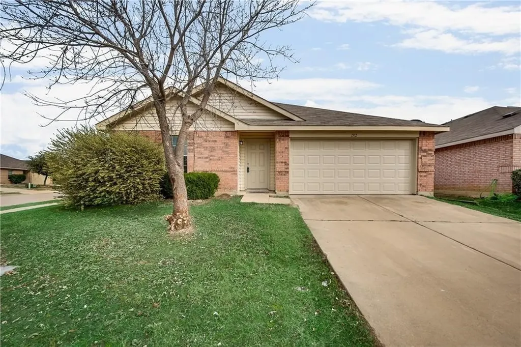 1512 Queens Brook Lane Fort Worth TX 76140