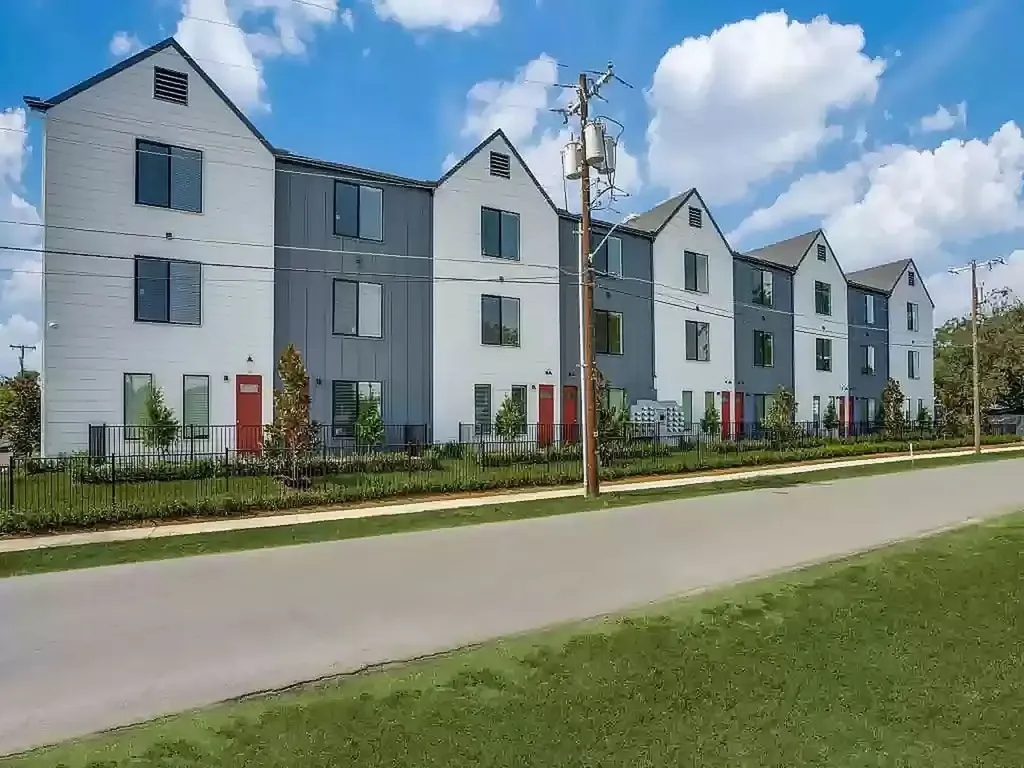3275 Dallas Street Dallas TX 75210