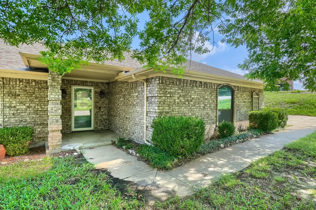 8821 Glen Hollow Drive Fort Worth TX 76179