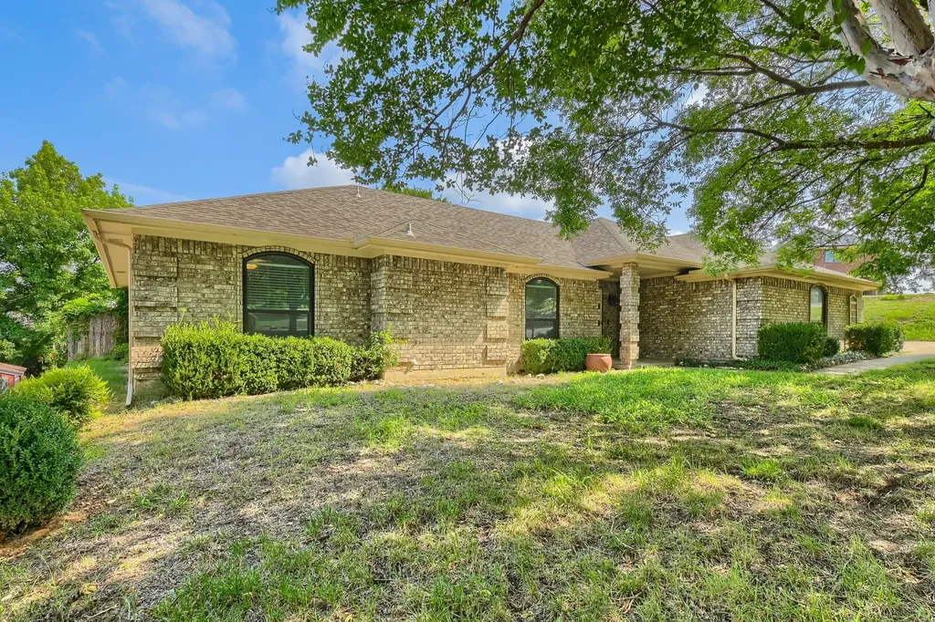 8821 Glen Hollow Drive Fort Worth TX 76179