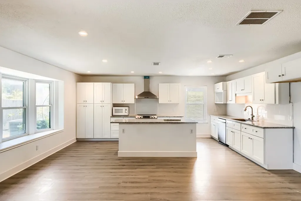 8821 Glen Hollow Drive Fort Worth TX 76179